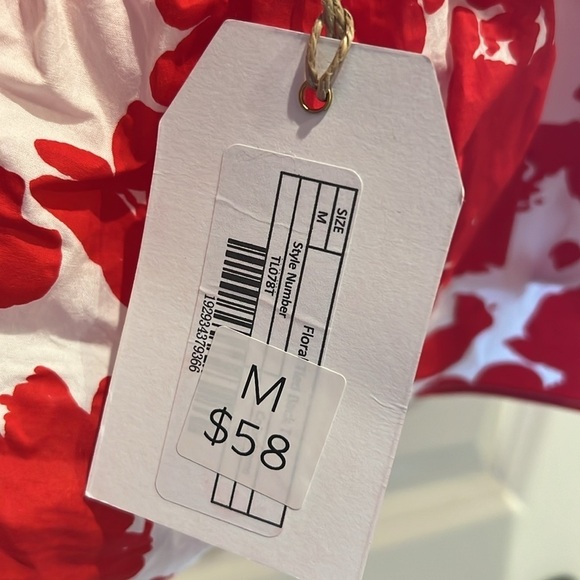 NWT Red Floral Puff Sleeve Top - Picture 5 of 6